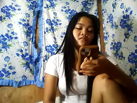 PinaySkinnyJust18 online show from July 10, 10:32 pm