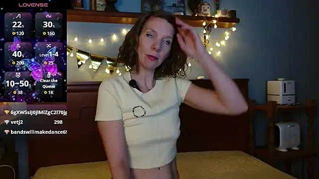 Daisy Lovely online show from February 17, 6:02 am