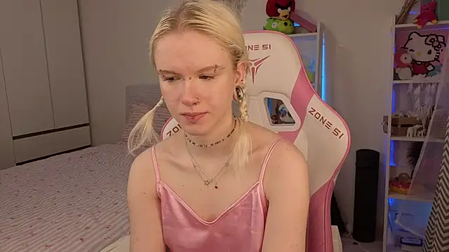 Mia WaterFall online show from March 9, 3:10 am