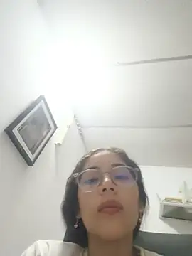 cristal adams11 online show from July 8, 3:52 am