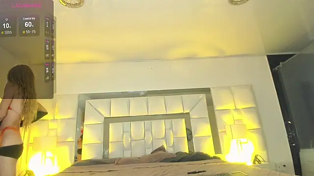 Aleja Hernandez  online show from February 17, 3:17 am