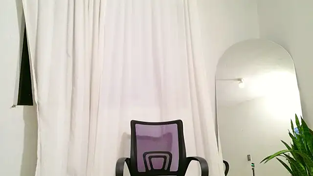 Isabelavennori online show from May 22, 1:14 am