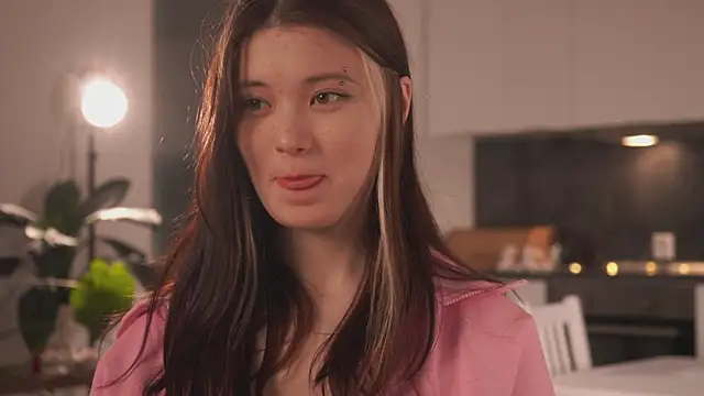 EleniRoeber online show from February 4, 4:32 pm