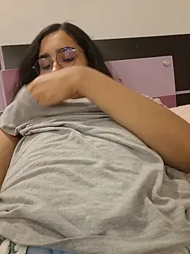 scarlett25   online show from April 17, 4:25 am