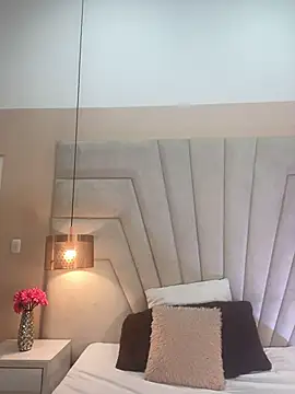 JuliaaVega online show from April 15, 12:49 pm