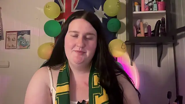 xopeachybaby online show from July 7, 6:58 am