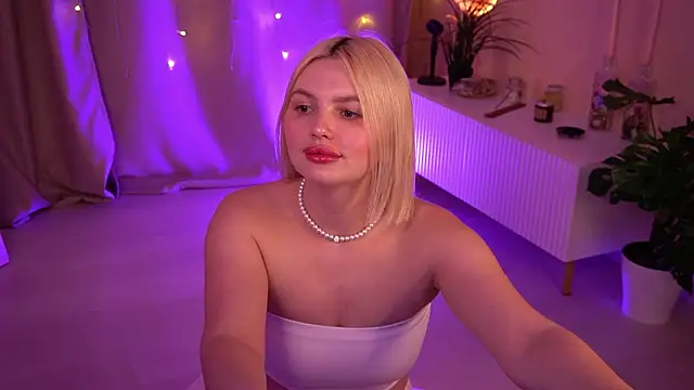 AmeliaWeells online show from February 3, 6:40 am