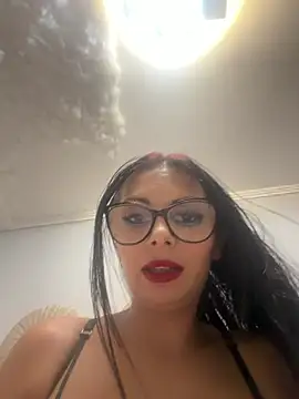 HiddendesireXO01 online show from July 30, 7:15 pm