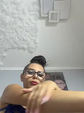 HiddendesireXO01 online show from July 23, 7:22 pm