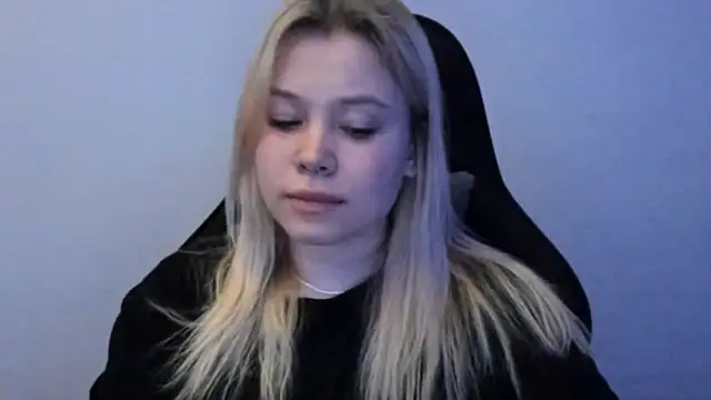 Lulu Di online show from February 2, 12:31 am