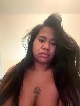 babygirlt00 online show from January 18, 11:56 pm