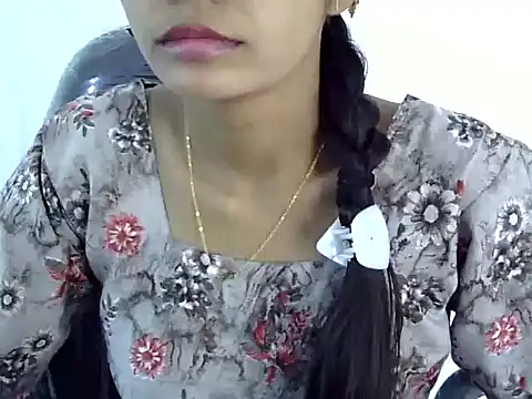 Kulsum S online show from March 3, 8:20 am