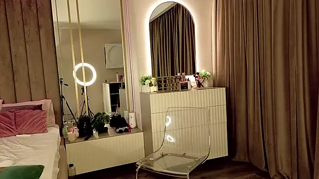 MavisReeve online show from March 27, 3:52 am