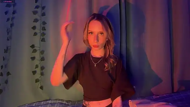 DellaCampbell online show from April 9, 4:56 pm