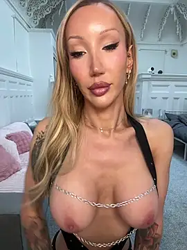 Allana29 online show from June 7, 5:09 pm