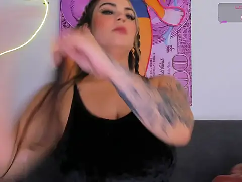 cmila0713 online show from February 18, 11:37 pm