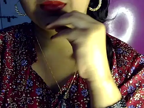 Cute Aliyaa online show from July 29, 1:11 pm