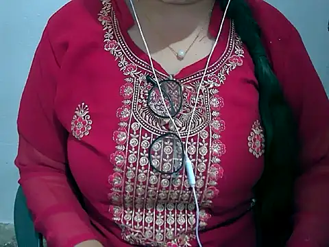 Cute Aliyaa online show from March 19, 9:35 am