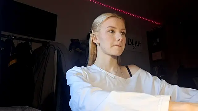 ChongTreece online show from February 4, 5:10 am