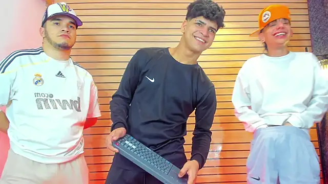 TheBatMansion online show from April 9, 6:19 am