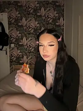 leannabbyy online show from February 20, 7:15 pm