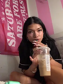 ellianajean online show from March 10, 2:48 am