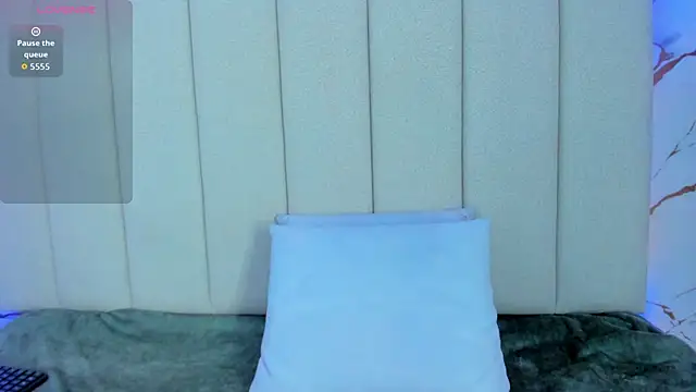 mia serena  online show from February 27, 8:19 pm