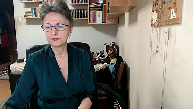 katemodel online show from October 23, 9:26 am