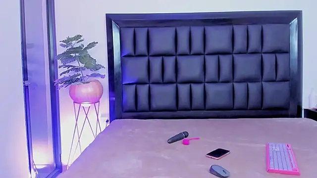 mia roosee1 online show from April 10, 5:02 am