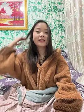 BIGBABYYEYE online show from March 17, 2:32 pm