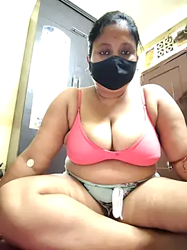 Curvy Trisha online show from April 22, 6:38 pm