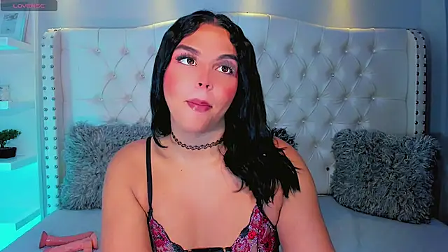 Maia Hotts online show from June 28, 8:15 pm