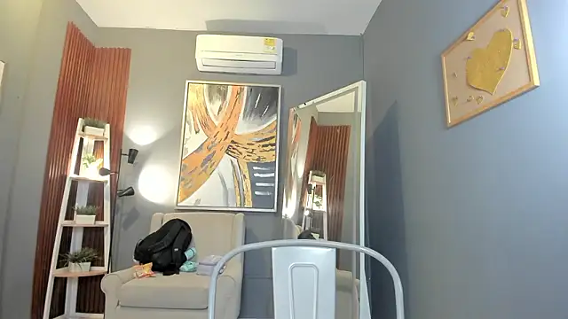 nina swaan online show from February 10, 11:46 am