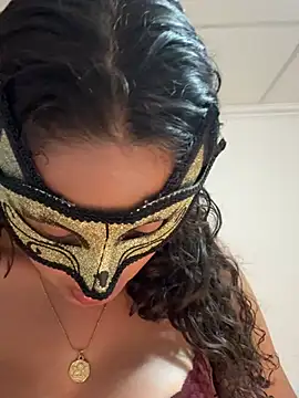 ineesdelreyy online show from July 4, 11:55 pm