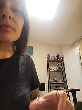 RoxanneRiddle69 online show from April 28, 3:16 pm