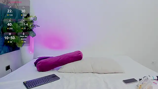 SamantthaRosxe online show from April 6, 4:01 am