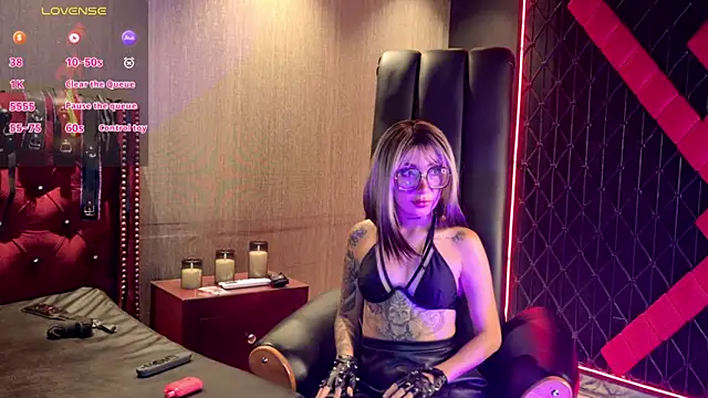 Maddie fields online show from March 12, 4:42 pm