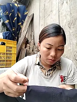Ella-aa online show from May 23, 3:27 am