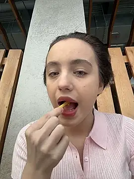 MiaTee online show from February 15, 5:10 am