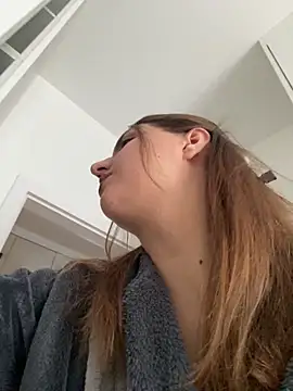 AliceDesmee online show from February 20, 11:12 am