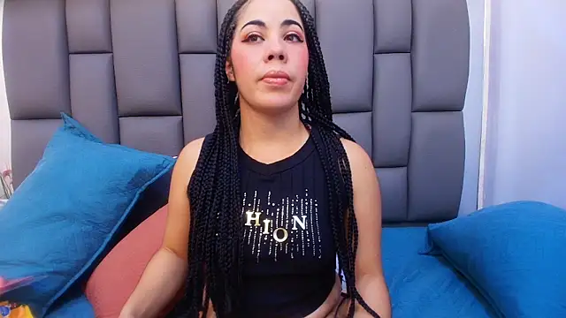 melany roberts  online show from May 27, 3:03 am
