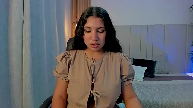 Victoria Rosee online show from June 12, 1:41 pm