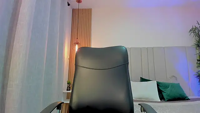 Victoria Rosee online show from June 27, 1:39 pm