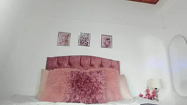 luna velveth online show from February 19, 2:22 am