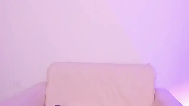 liorah wolf online show from March 17, 8:02 pm