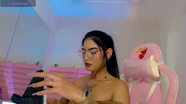 estefany squirt1 online show from March 5, 4:30 am