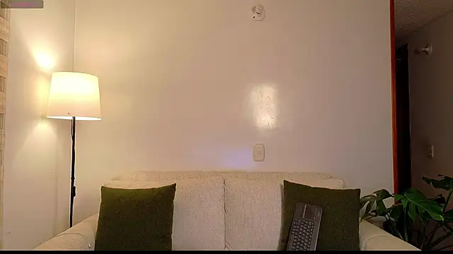 ivonnybonita   online show from April 28, 2:38 am