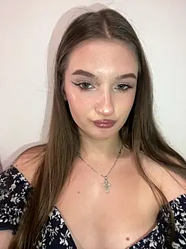 Green eyes lady online show from July 6, 5:04 pm