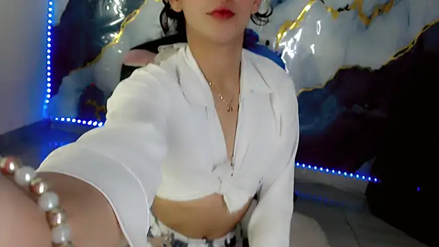 NathalialLooes online show from June 3, 4:46 am