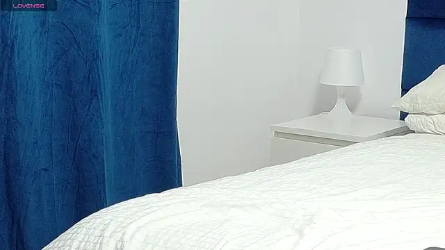 beatriceskye1 online show from April 4, 5:23 pm